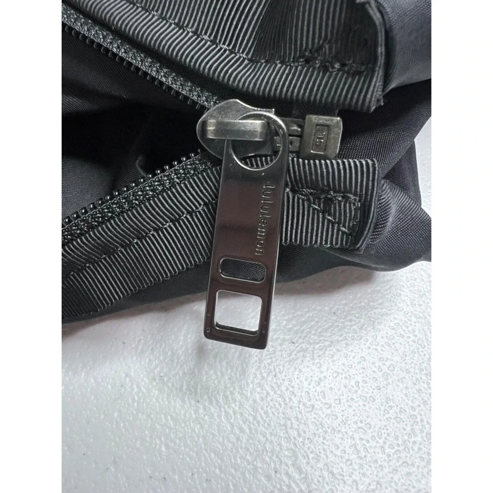 Lululemon Bring It Om Tote Bag Black Expandable Gym Yoga